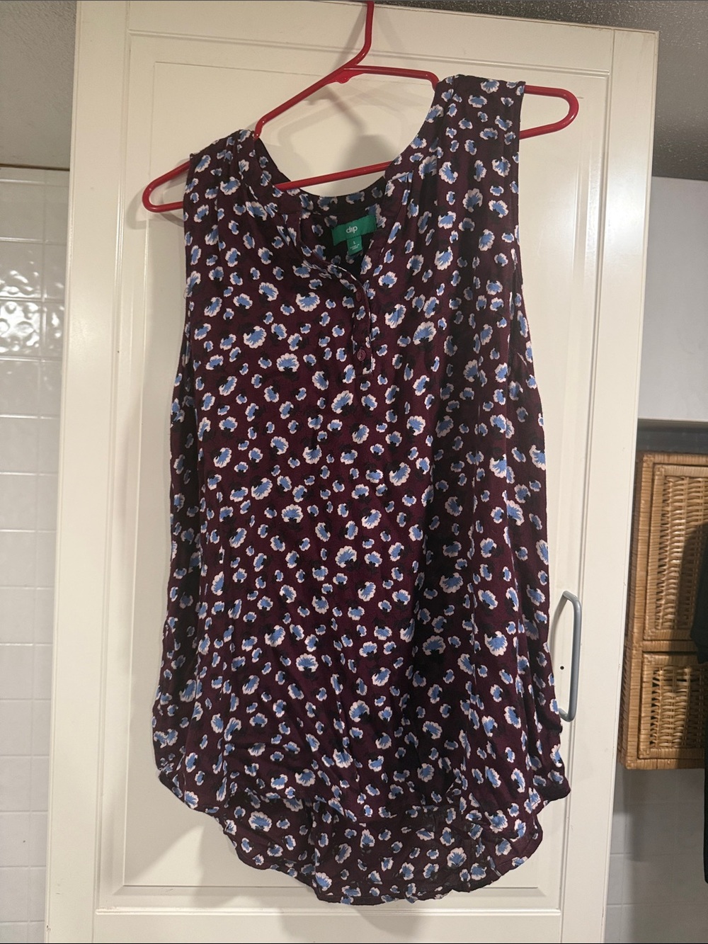 Dip Burgundy Floral-Print Sleeveless Camisole size large 7:28
